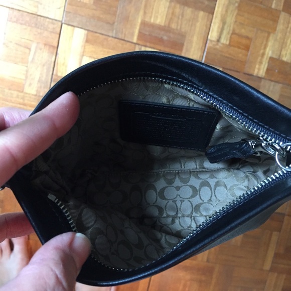 PRICE DROP!! NWOT Coach mini bag - Picture 3 of 3